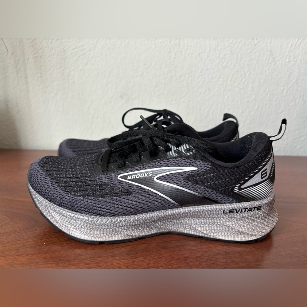 Brooks Levitate 6 Running Shoes - Women’s 6 in Black (worn once)
